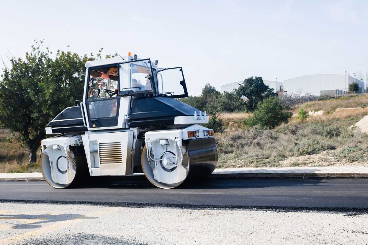 Building a Long-Life Asphalt Pavement: Layer Thickness, Lift Count & Compaction Goals