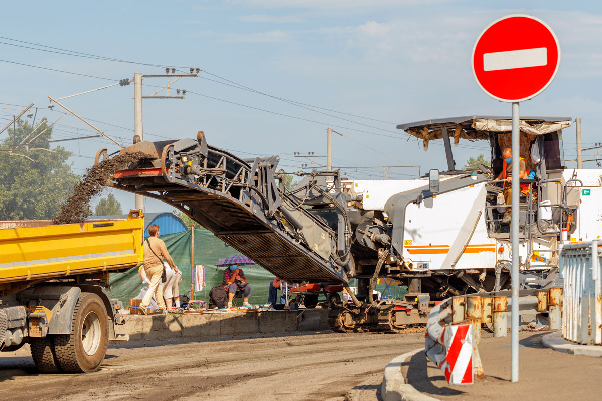 Life-Cycle Assessment of Pavement Alternatives: Quantifying Environmental Impacts from Cradle to Grave